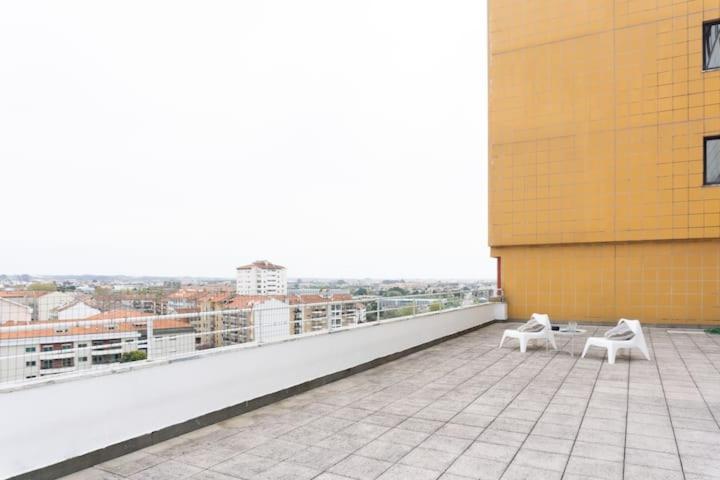 Apartmán 8Rooftop - T2 Com Terraco E Vista Para As Salinas! Aveiro Exteriér fotografie